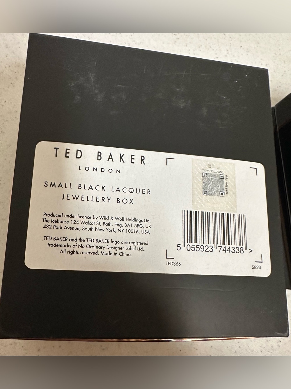Ted Baker Black Laquer Jewelry Box w/ Rose Gold Bow - Picture 7 of 8